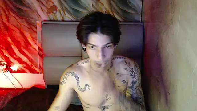 Apolo Hidalgo01 online show from 10-19-25, 06:10