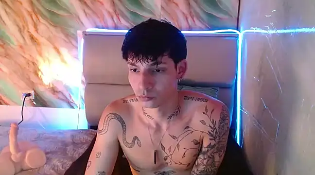 Apolo Hidalgo01 online show from 03-18-25, 04:50