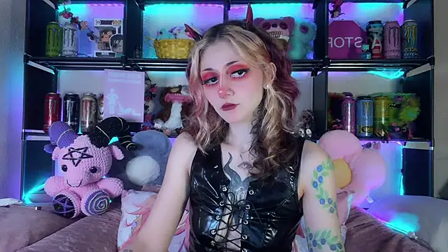 Snapshot of _Devill_Baby chatting on 06-14-26, 06:53 Devill Baby online show from 06-14-26, 06:53