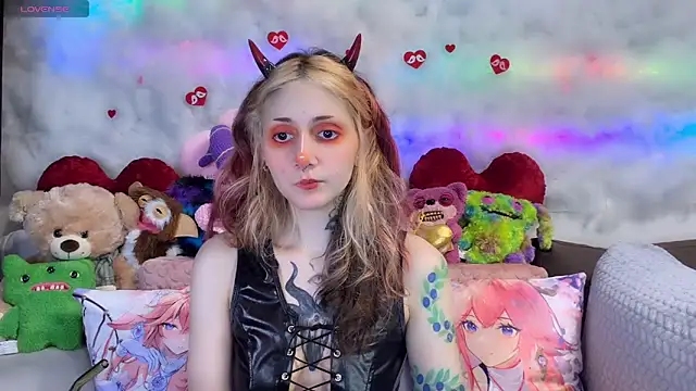 Snapshot of _Devill_Baby chatting on 04-28-26, 07:40 Devill Baby online show from 04-28-26, 07:40