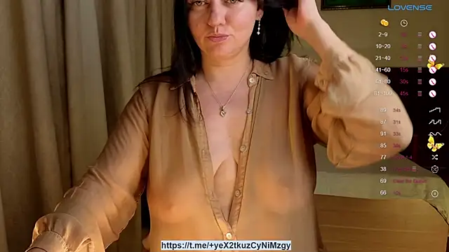 Snapshot of Sophy__soft chatting on 05-27-26, 02:13 Sophy soft online show from 05-27-26, 02:13