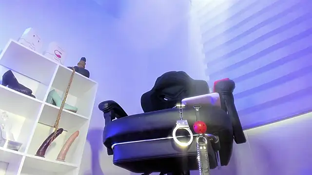 charlotte joliedart online show from 11-20-25, 11:11