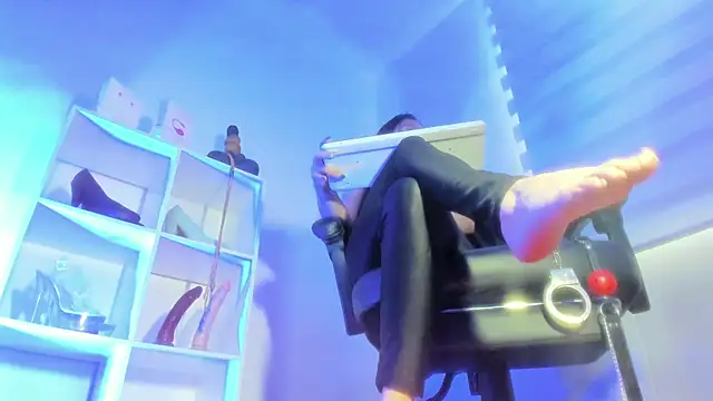 charlotte joliedart online show from 11-06-25, 12:09