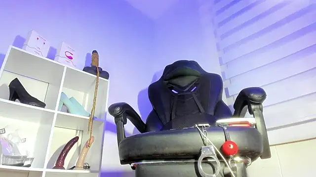 charlotte joliedart online show from 04-07-26, 04:03