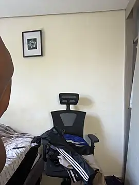 AdonisKnight online show from 10-15-25, 09:45