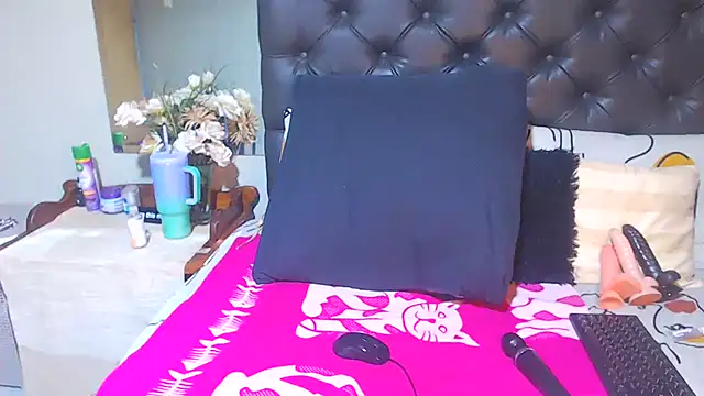 NunuBerry16 online show from 04-14-26, 07:41