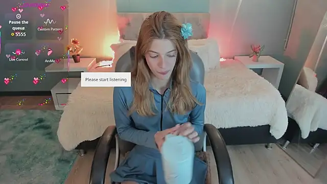 Snapshot of Nora_Vennucci chatting on 02-27-26, 08:30 Nora Vennucci online show from 02-27-26, 08:30