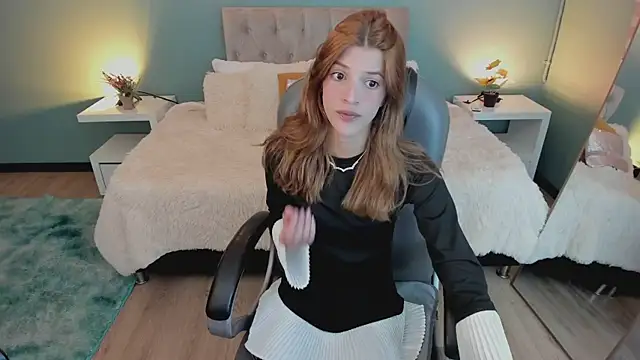 Nora Vennucci online show from 12-20-25, 06:55