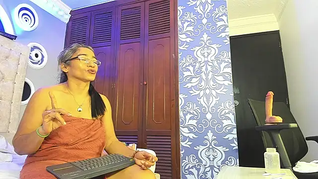 mature bigass   online show from 03-04-25, 09:00