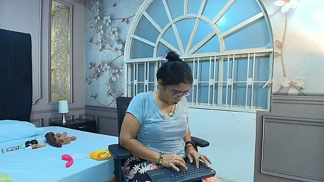 mature bigass   online show from 01-15-26, 12:08