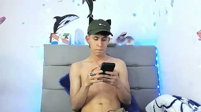 andrew uwu  online show from 12-23-24, 04:55