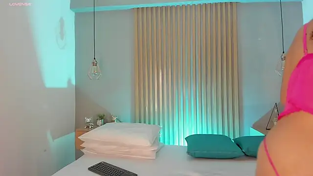 mary suarez online show from 03-08-25, 03:39