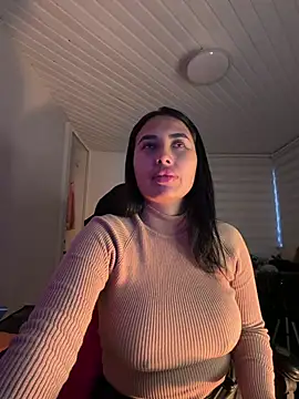 Snapshot of Anily_Lovely chatting on 04-21-26, 11:00 Anily Lovely online show from 04-21-26, 11:00