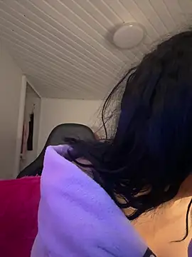 Snapshot of Anily_Lovely chatting on 05-06-26, 11:53 Anily Lovely online show from 05-06-26, 11:53