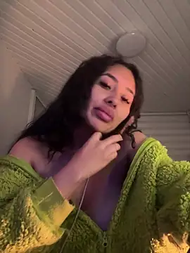 Snapshot of Anily_Lovely chatting on 06-10-26, 02:13 Anily Lovely online show from 06-10-26, 02:13