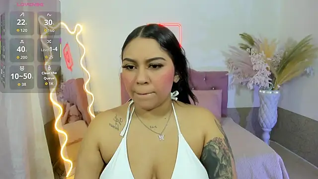 kendra tay online show from 12-23-25, 03:17