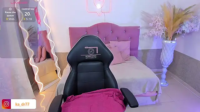 kendra tay online show from 03-07-26, 03:13