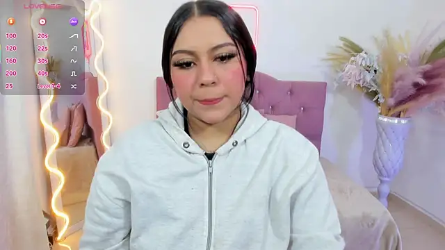 kendra tay online show from 11-29-25, 03:06