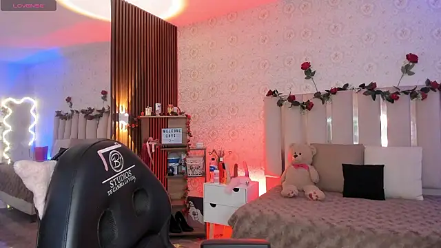 Daphnne tay online show from 02-23-26, 03:41