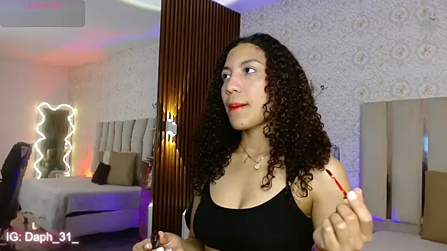 Daphnne tay online show from 11-07-25, 03:22