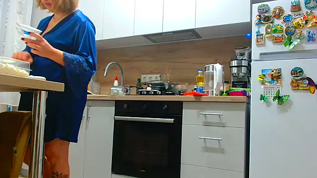 Brionia online show from 12-17-25, 11:43