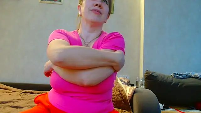 Brionia online show from 02-07-26, 02:36