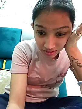 Snapshot of Aleena_Rai chatting on 01-07-25, 10:19 Aleena Rai online show from 01-07-25, 10:19