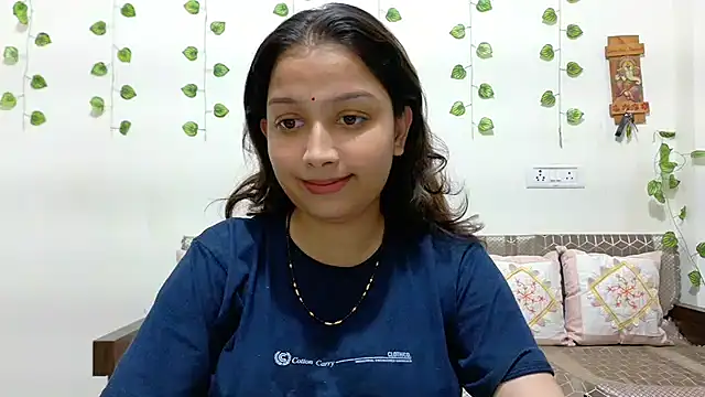 Snapshot of Aleena_Rai chatting on 10-30-25, 06:49 Aleena Rai online show from 10-30-25, 06:49