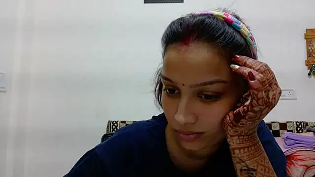 Snapshot of Aleena_Rai chatting on 10-11-25, 07:04 Aleena Rai online show from 10-11-25, 07:04