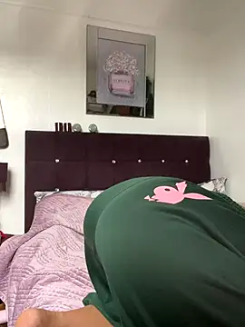 Snapshot of Barbie_26 chatting on 11-29-25, 11:21 Barbie 26 online show from 11-29-25, 11:21