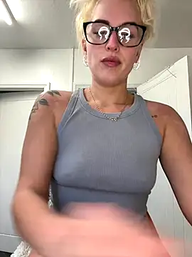 Snapshot of Barbie_26 chatting on 12-03-24, 09:50 Barbie 26 online show from 12-03-24, 09:50