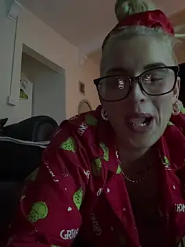 Snapshot of Barbie_26 chatting on 12-25-24, 10:27 Barbie 26 online show from 12-25-24, 10:27