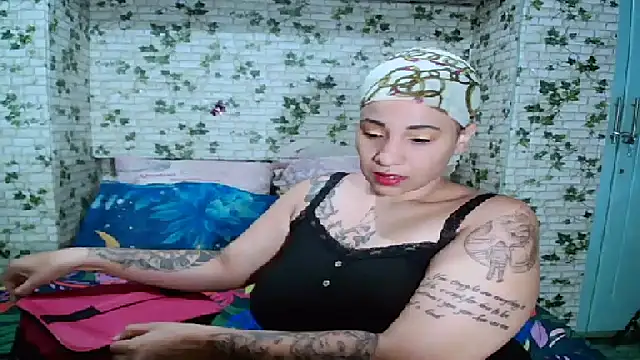 Snapshot of Indian_candyXX chatting on 05-11-26, 04:48 Indian candyXX online show from 05-11-26, 04:48