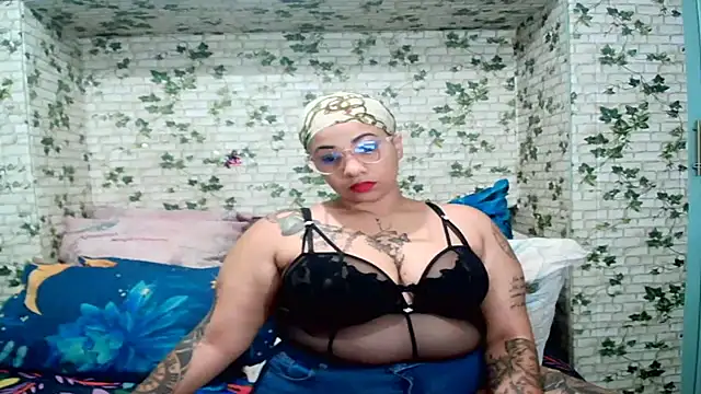 Snapshot of Indian_candyXX chatting on 04-24-26, 04:53 Indian candyXX online show from 04-24-26, 04:53