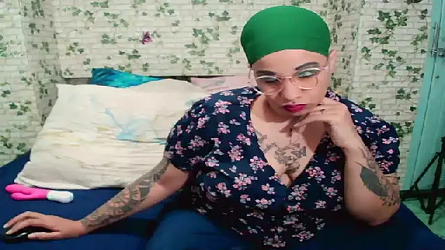 Snapshot of Indian_candyXX chatting on 05-14-26, 04:37 Indian candyXX online show from 05-14-26, 04:37