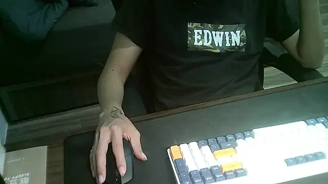 Snapshot of Ryan67533 chatting on 10-31-25, 01:19 Ryan67533 online show from 10-31-25, 01:19