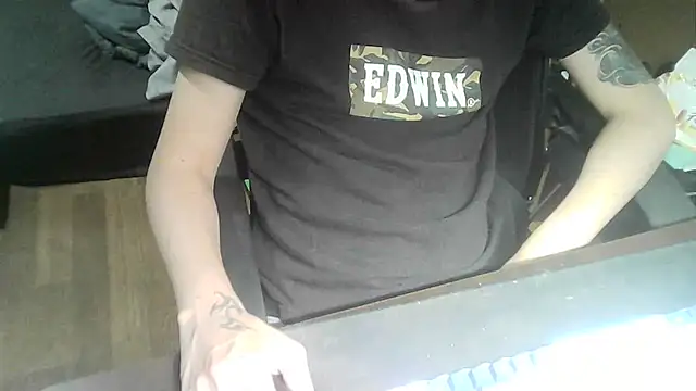 Snapshot of Ryan67533 chatting on 10-04-25, 04:30 Ryan67533 online show from 10-04-25, 04:30