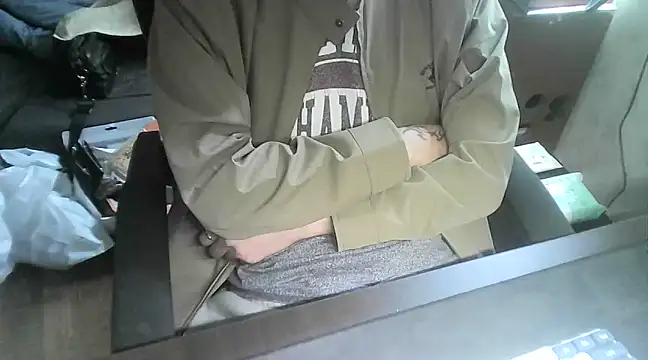 Snapshot of Ryan67533 chatting on 03-23-25, 04:38 Ryan67533 online show from 03-23-25, 04:38