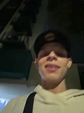 Snapshot of Daddyrich_632 chatting on 05-03-26, 01:55 Daddyrich 632 online show from 05-03-26, 01:55