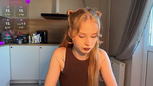 lisa barbie online show from 03-20-26, 03:35