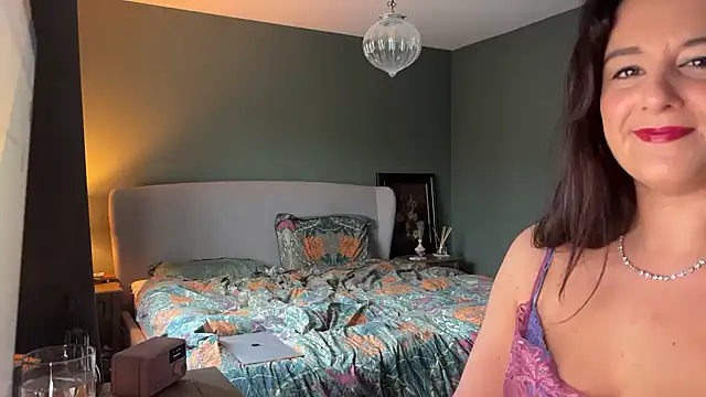 flatwhite0 online show from 02-03-25, 10:58