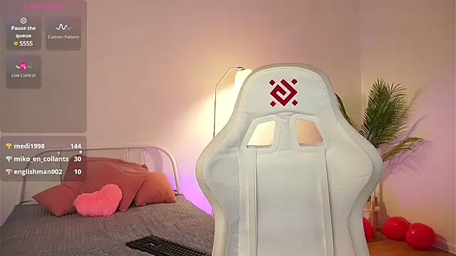 Snapshot of tender_babyy chatting on 03-05-25, 05:08 tender babyy online show from 03-05-25, 05:08