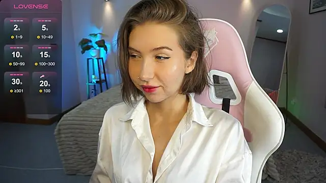 Snapshot of LinaSiren chatting on 01-13-25, 03:12 LinaSiren online show from 01-13-25, 03:12