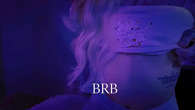 Snapshot of foxxetty_ chatting on 02-22-25, 01:57 foxxetty online show from 02-22-25, 01:57