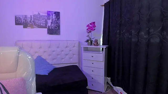 Snapshot of Amy_Kiitty_ chatting on 02-07-26, 12:57 Amy Kiitty online show from 02-07-26, 12:57