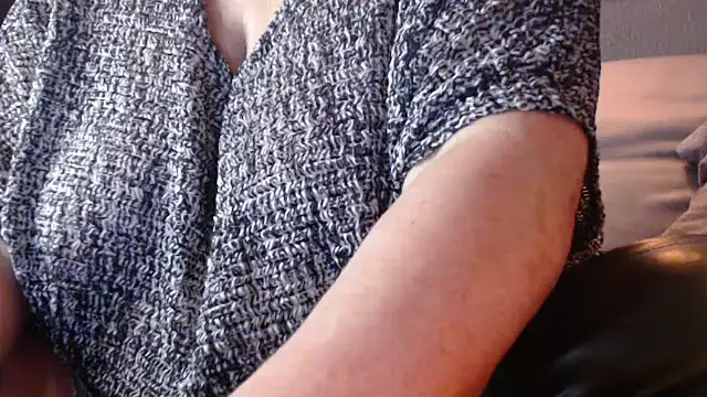 Snapshot of modenq chatting on 01-16-26, 03:38 modenq online show from 01-16-26, 03:38