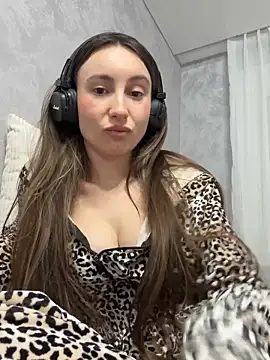 viviandaimond1 online show from 10-04-25, 06:42