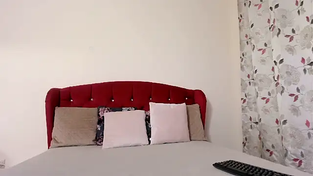 RoxyBestAsss online show from 04-06-26, 04:19