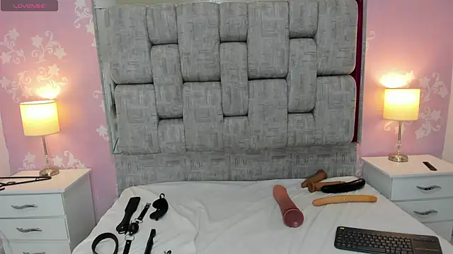 Snapshot of KarinaSimonz chatting on 03-06-25, 08:05 KarinaSimonz online show from 03-06-25, 08:05
