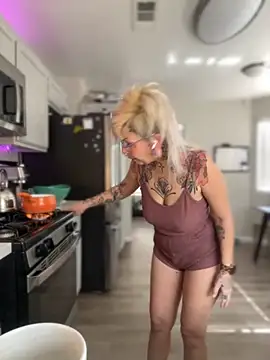 GoldieBakeman online show from 12-05-25, 07:34